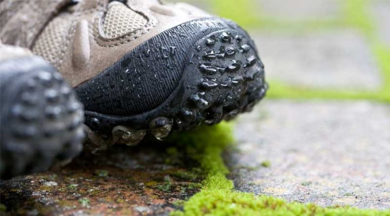 comfortable rain shoes for walking