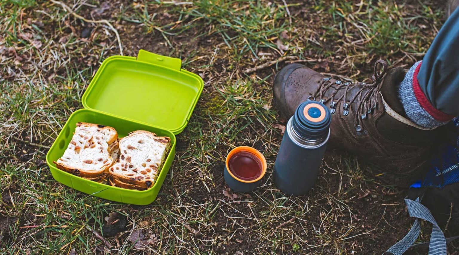 How to Keep Food Cold While Backpacking? - Keep FooD ColD While Backpacking 1536x854