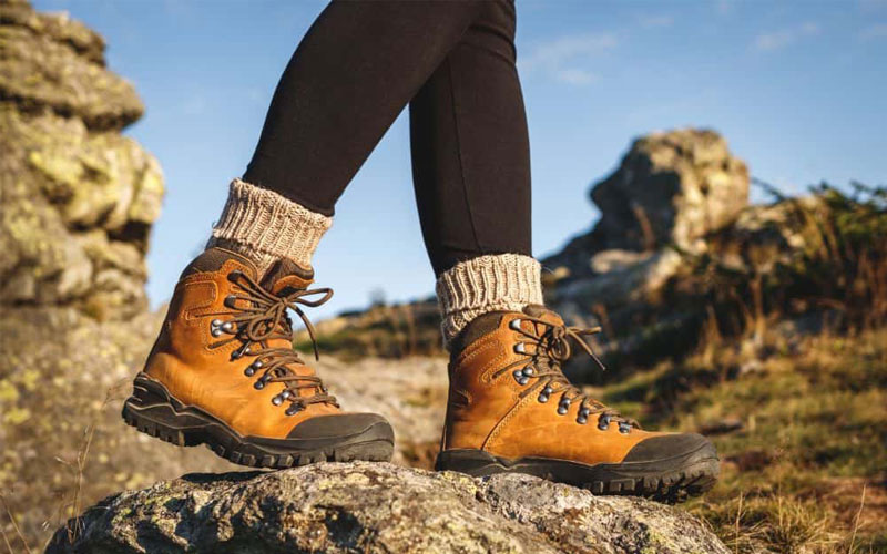 How to Choose Leather Walking Boots in the UK?
